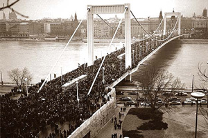 Erzsebet Bridge in the 1960s