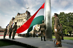 raising the Hungarian flag at the Parliament on a Public Holiday
