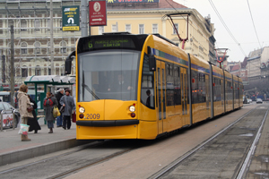 Combino tram along grand boulevard