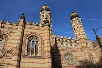 the onion towers of the Dohany Street synagogue