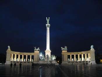 front view of the illuminated monument at night