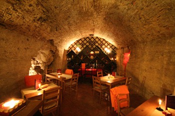 wine_tasting_faust_cellar