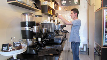 making espresso in Fekete Cafe