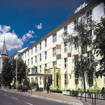 Hotel Tulip Inn Millennium-street view