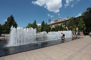 fountain at Szabadsag ter in Summer