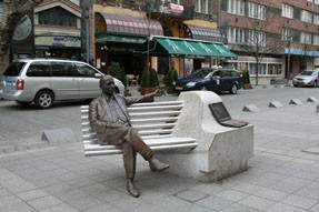 statue of Imre Kálmán on Pesti Broadway