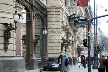 people on the street outside the cafe