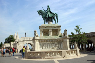the equestrian statue of King St. Stephen on Szentharomsag Square