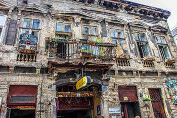 the dilapidated building whre Szimpla is housed